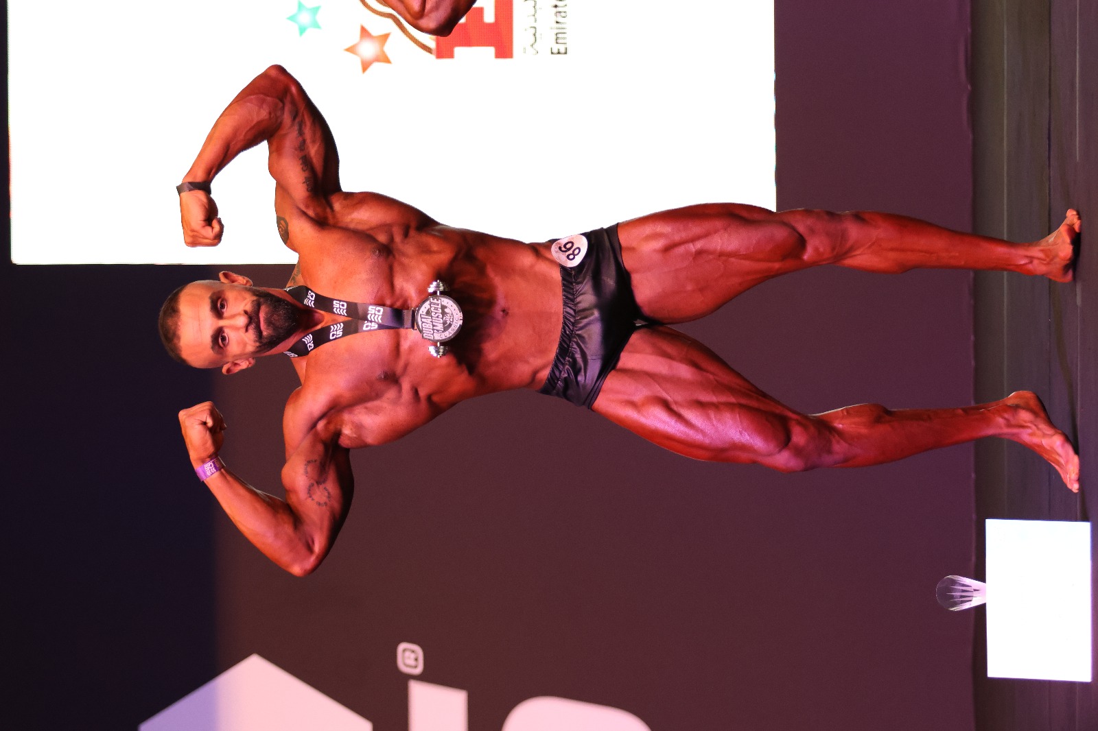 work with captain غوريلا